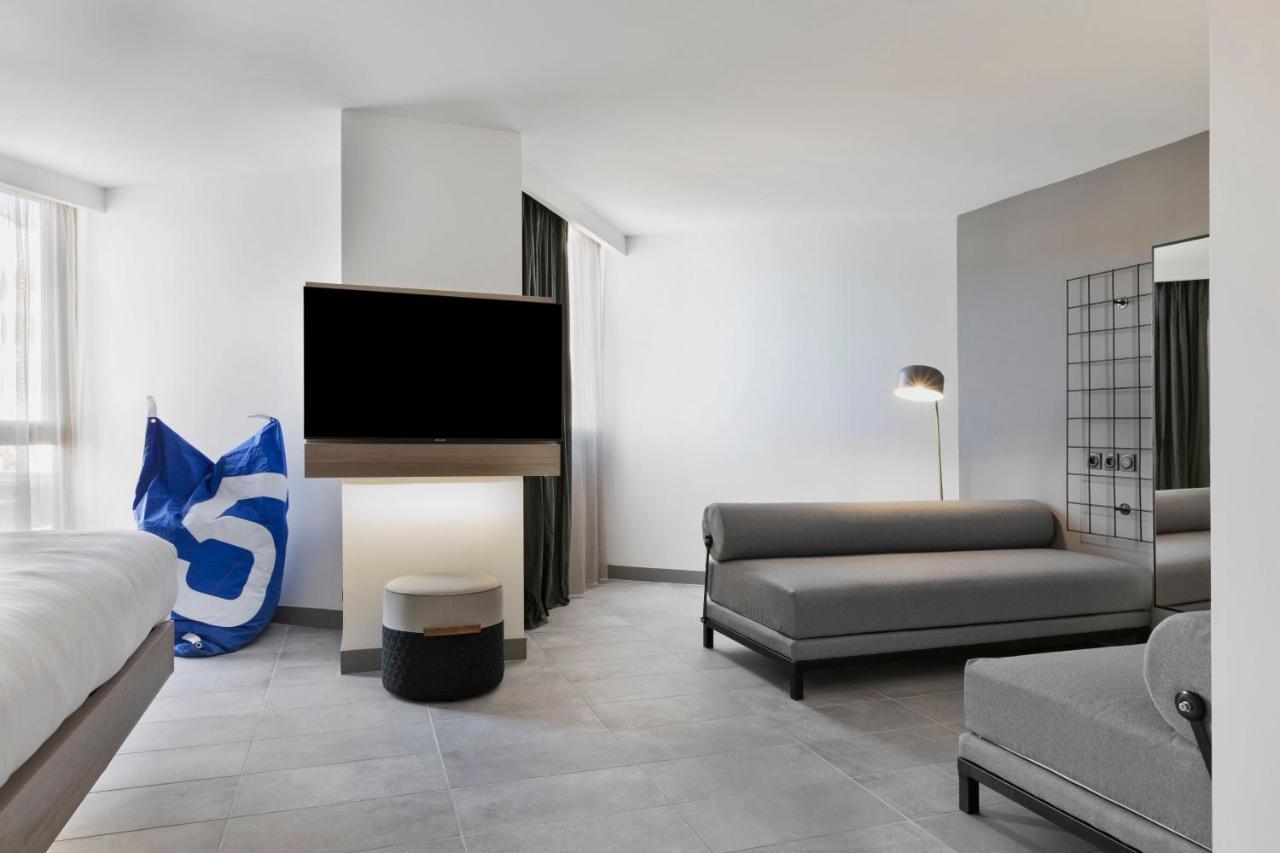 Moxy La Ciotat Hotel Luaran gambar